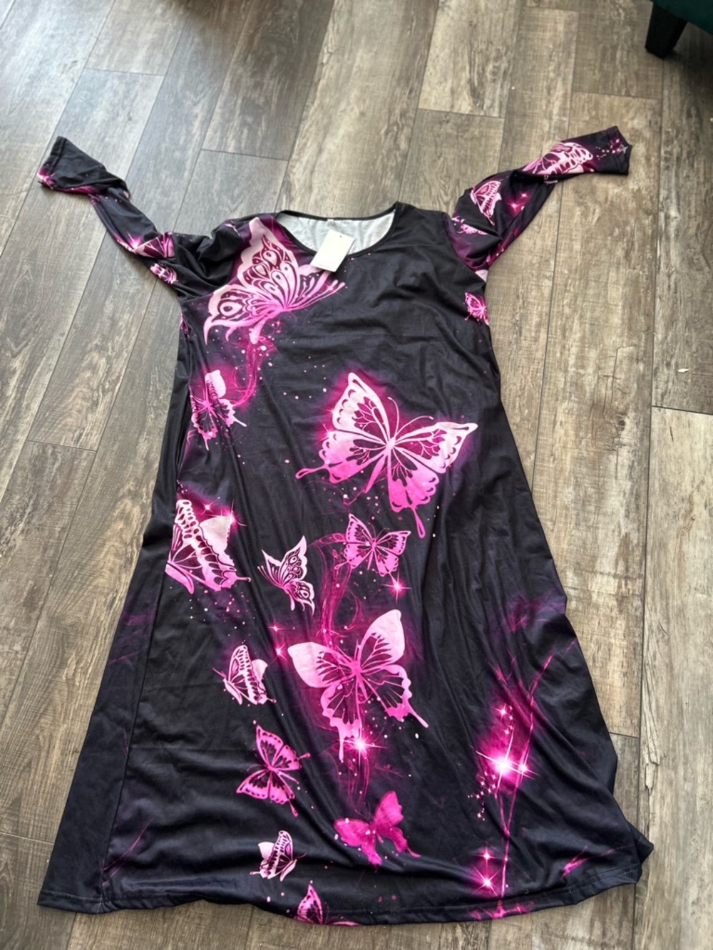 Purple Dress with Butterfly Print Maxi Dress. New - Large. DB1